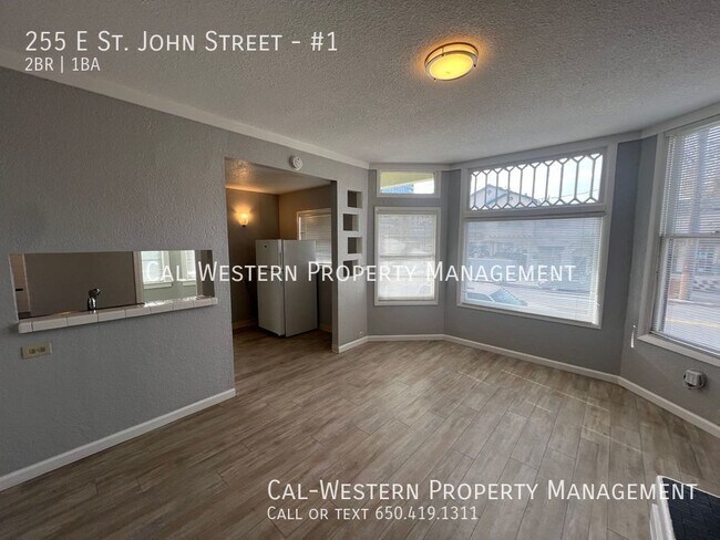 Photo - 255 E St John St Unidad #1