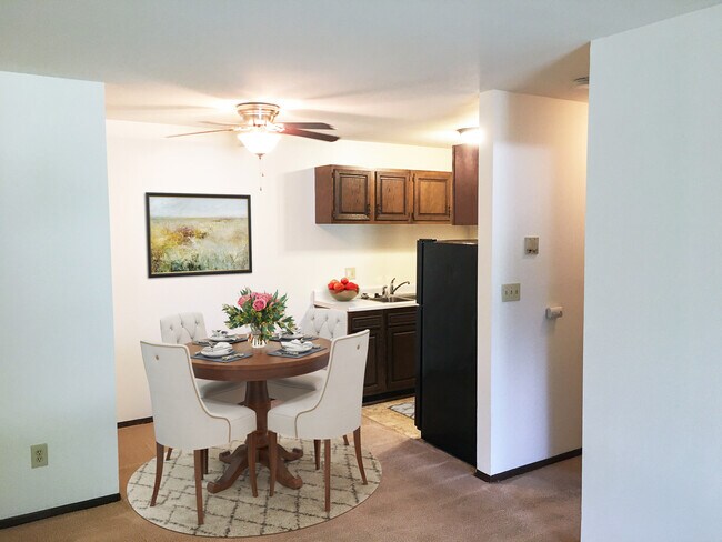 Alpine Court Apartments