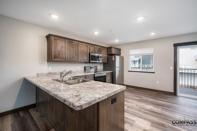 Photo - SPACIOUS AND MODERN TOWNHOME