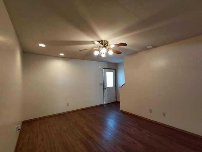 Photo - 24950 Scenic Dr Unit 24950 Scenic Dr - C