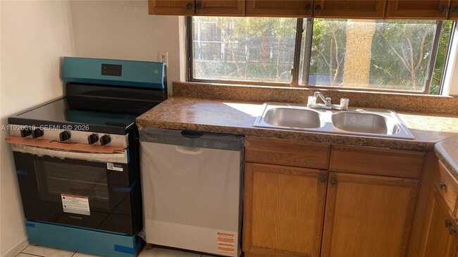 Photo - 17021 N Bay Rd Unidad 326