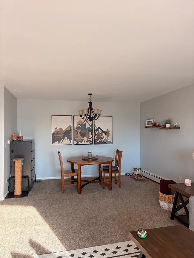 Dining - 1301 S Finley Rd Unit 403