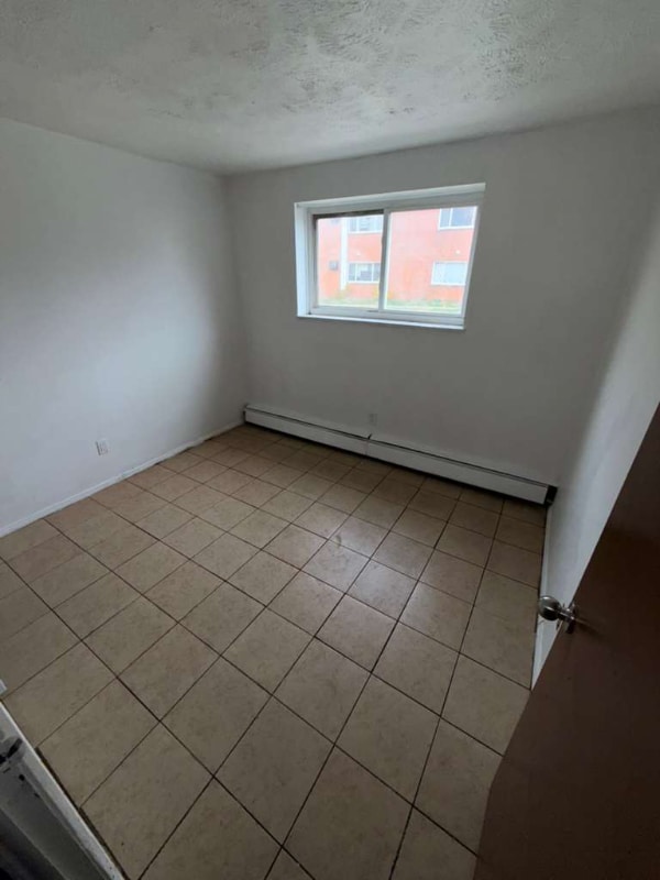 Photo - 14815 Euclid Ave Unidad 102