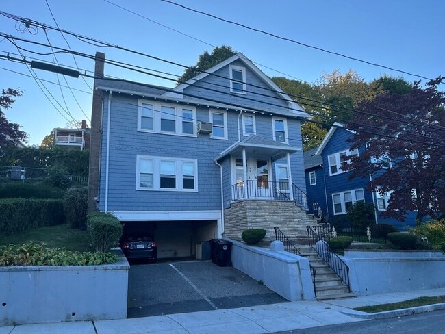 Building Photo - 56 Edgecliff Rd Unit 2 Rental