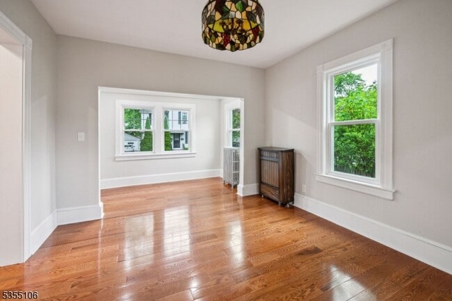 Photo - 6 Hughes Pl