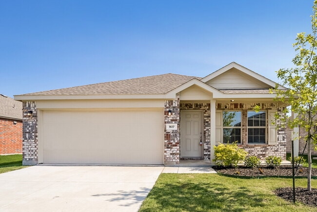 Building Photo - 1617 Westfall Dr