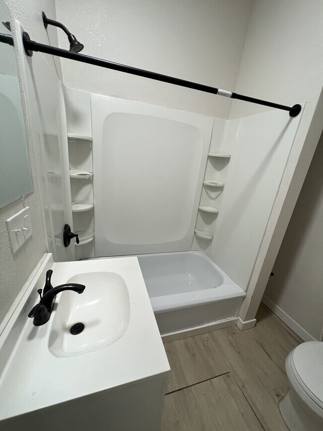 Photo - 211 E Main St