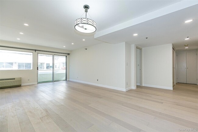 Photo - 88 Cutter Mill Rd Unit 418