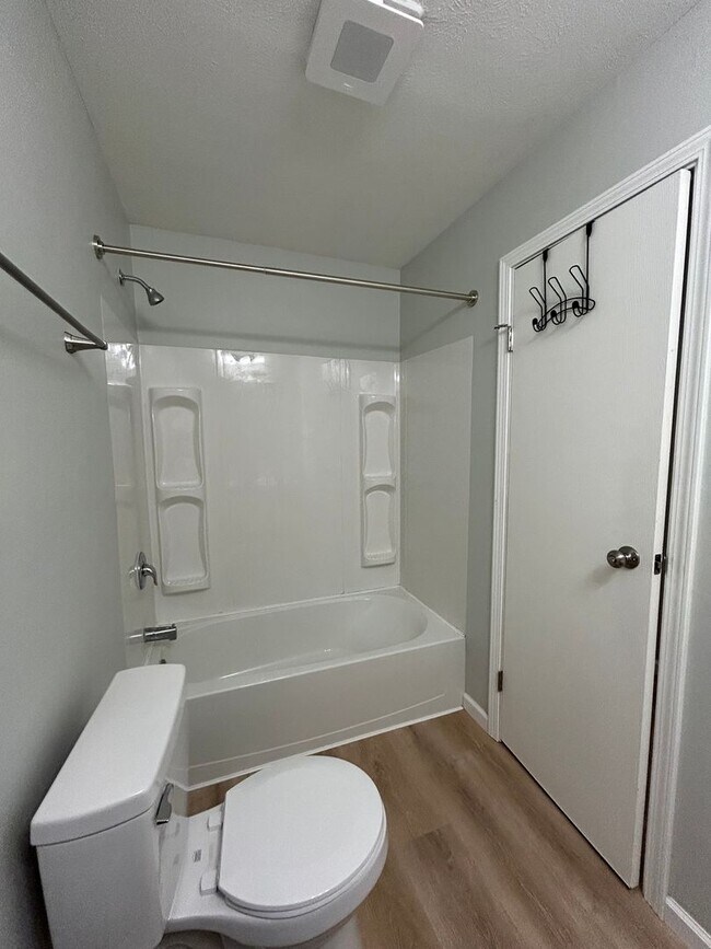 Photo - 926/928 Sprucewood Ln Unit 926 Sprucewood Ln