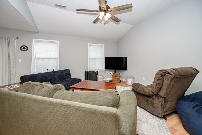 Photo - 1004 Norman Dr