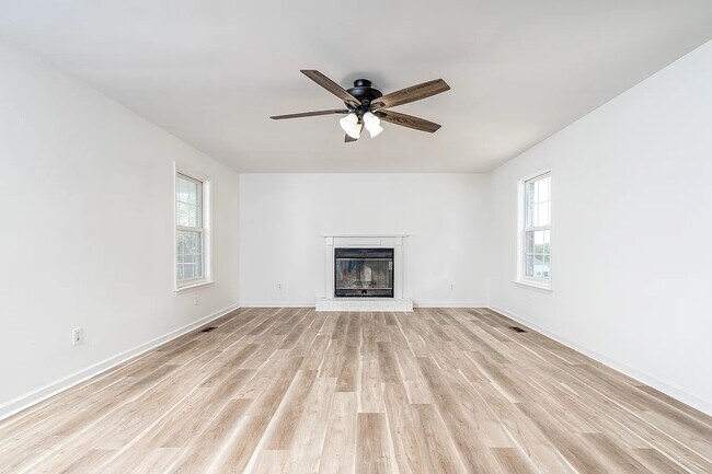 Photo - 2718 Buckner Ln