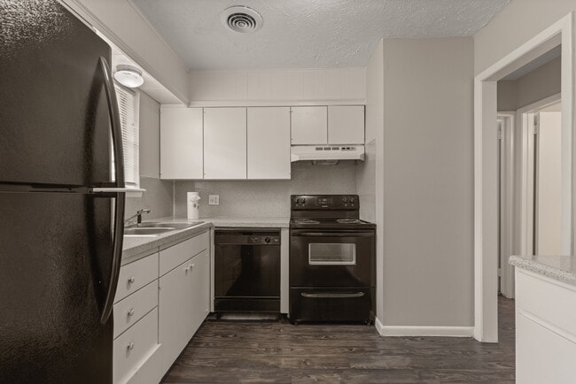 Crossings at Clairemont - Crossings at Clairemont Apartments