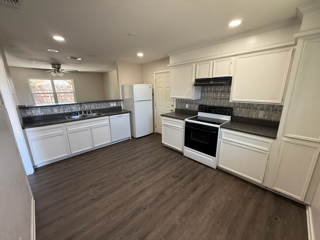 Photo - 3402 Justice Ave