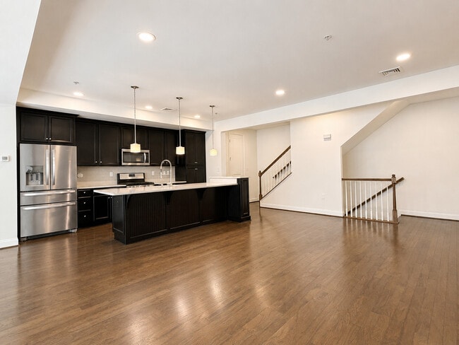 Photo - 708 Mayer Pl