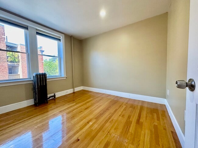 Photo - 76 Egmont St Unit 3