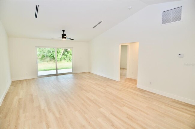 Photo - 2300 Nordendale Blvd Casa