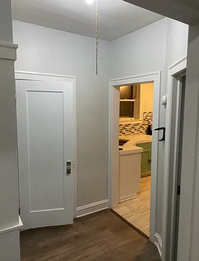 Photo - 7536 S Phillips Ave Unit New York Property nest Inc.