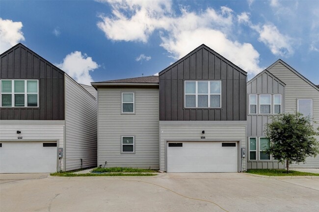 Photo - 5727 Elysian St