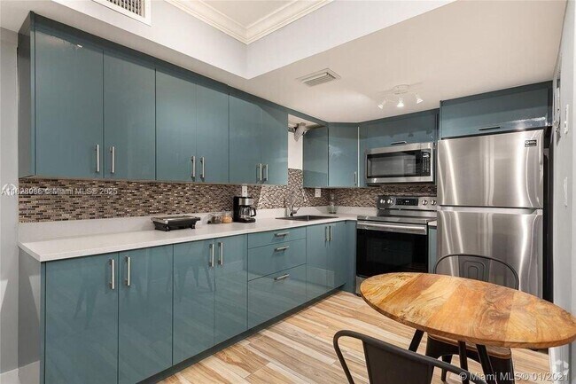 Building Photo - 636 NE 63rd St Unit 7 Rental