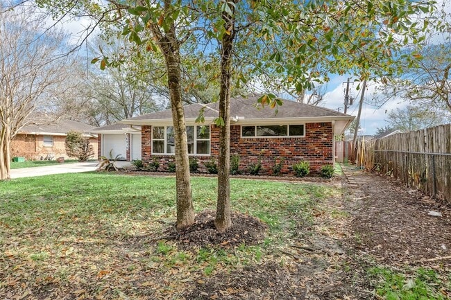 Photo - 10615 Clematis Ln