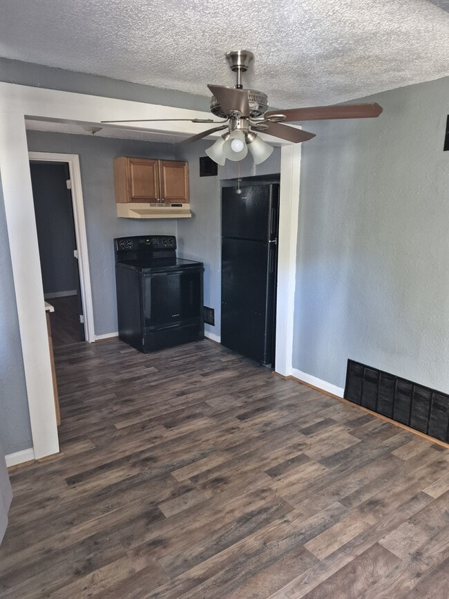 Photo - 6135 Emerald Ave