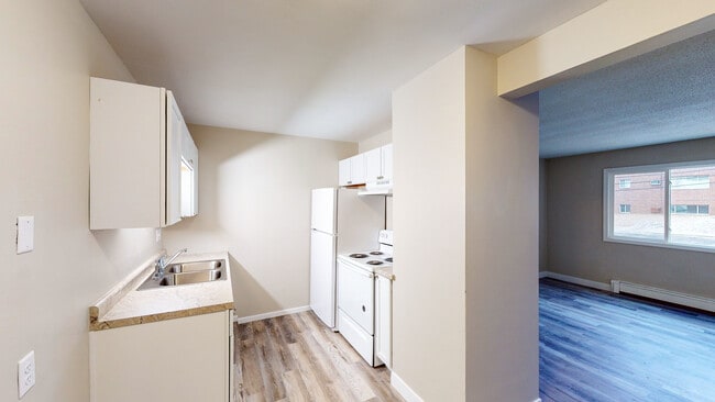 6 Flats Apartments