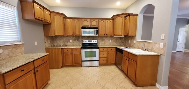 Photo - 574 Westford St