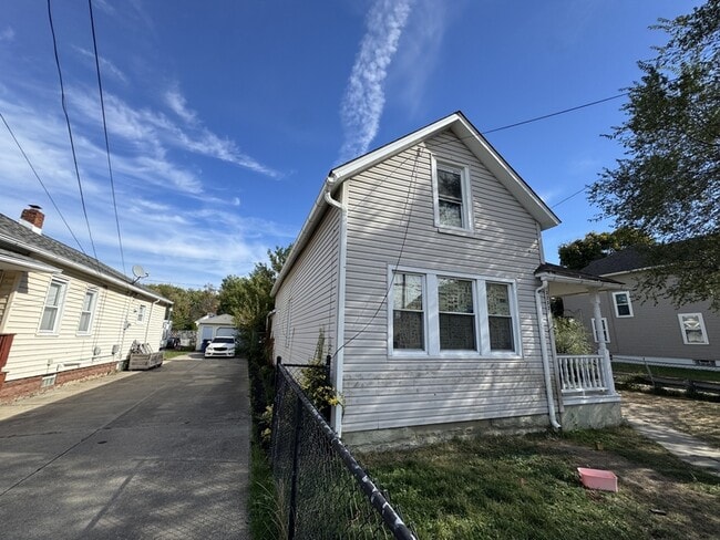 Photo - 3233 W 50th St