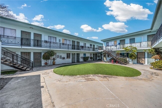 Emerald Apartments