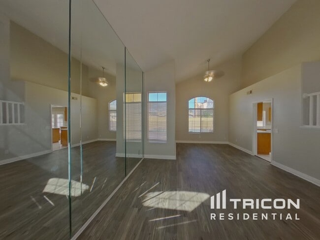 Photo - 1584 Bright View Dr