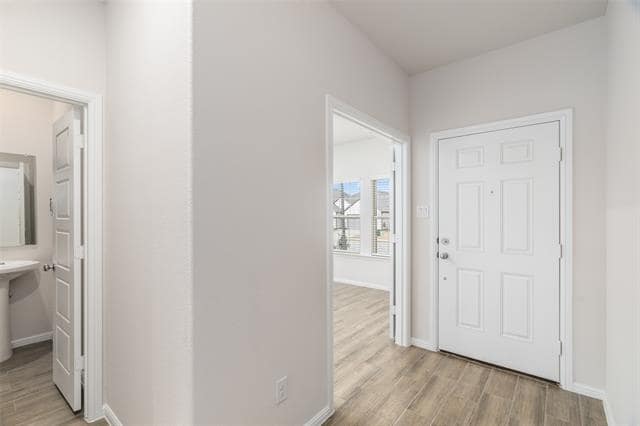 Photo - 429 Wydown Dr