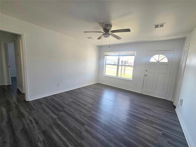 Photo - 3325 Beechwood Dr