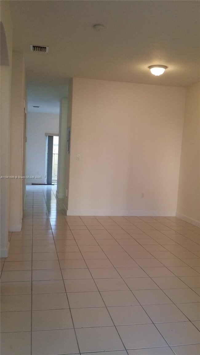 Photo - 1536 SE 26th St Unit 105