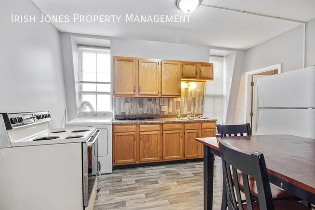 Photo - 25 Marshall Ave Unit Upper