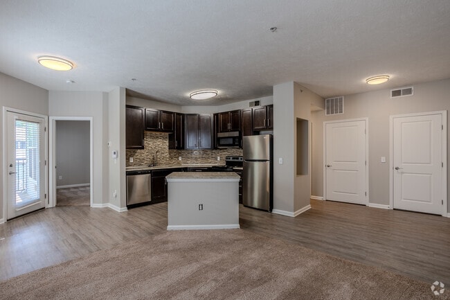 1BR, 1BA - 778SF - The Abbey - Kitchen - Wesbury Park