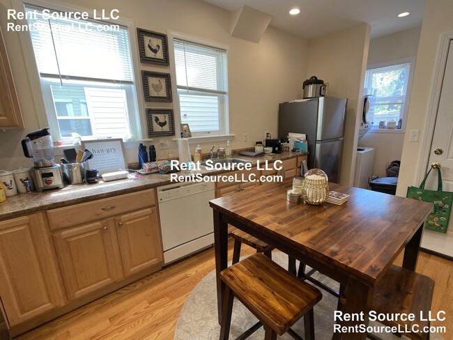 Photo - 20 Radcliffe Rd Unit 1