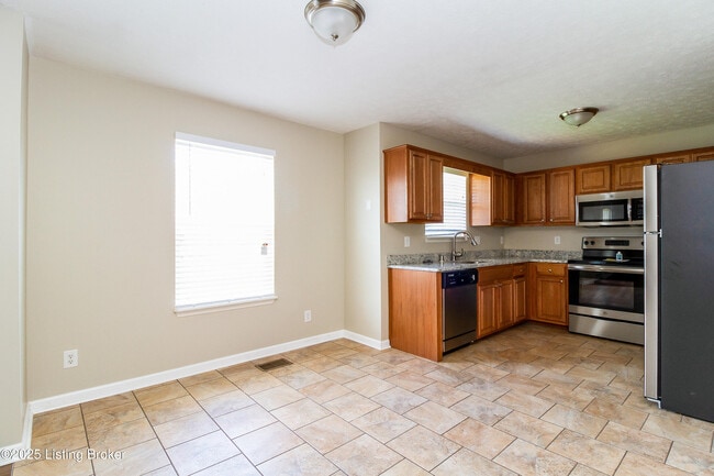 Photo - 156 John Court