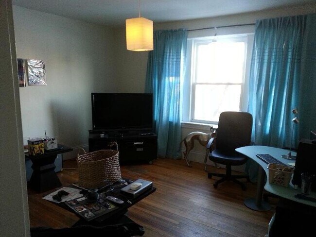 1619 Commonwealth Ave