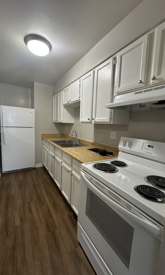 Photo - Williamsburg Community