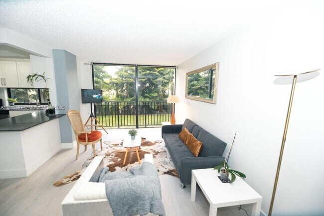 Building Photo - 2 bedroom in Sunny Isles Beach FL 33060 Rental