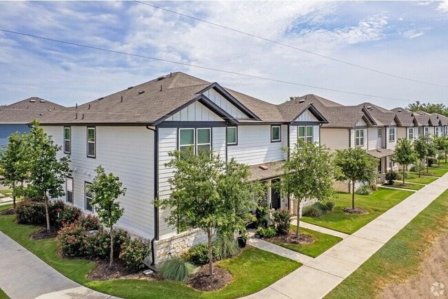 705 Horseshoe Dr