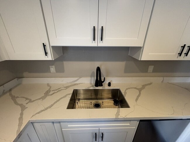 QUARTZ COUNTERS