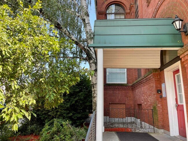 Photo - 521 Pine St Unit 104