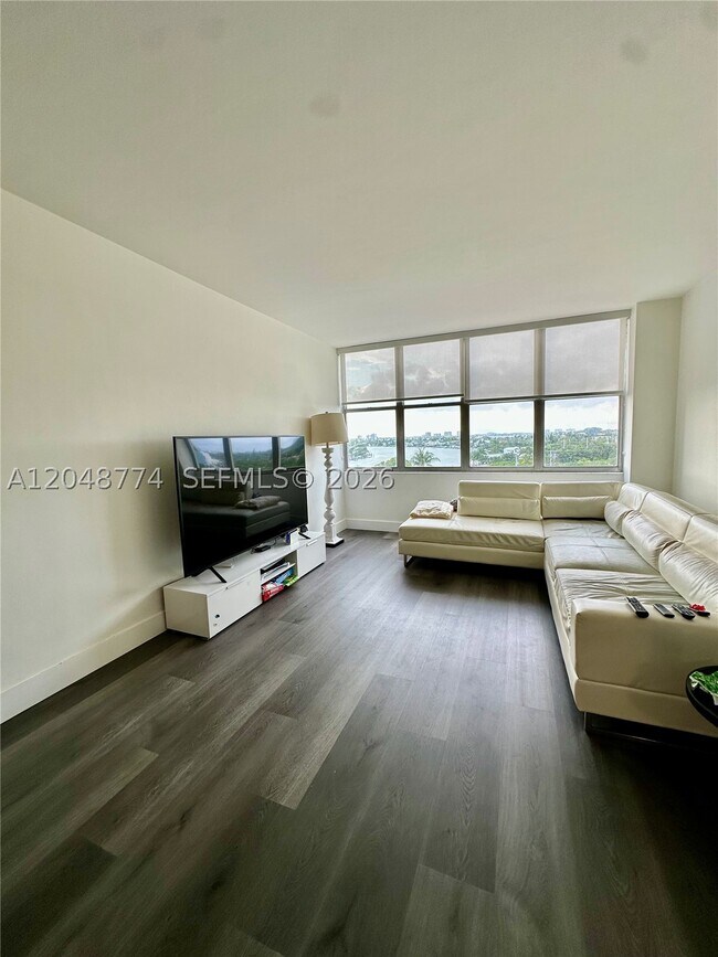 Photo - 7441 Wayne Ave Unit 6B
