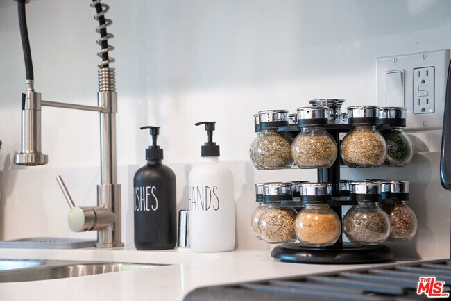 Photo - 1875 W 20th St