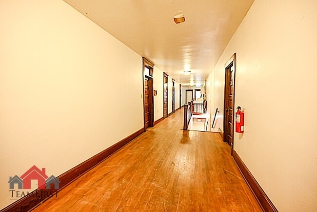 Photo - 205 N Maple St