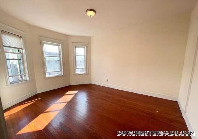 Photo - 19 Eastman St Unit 3