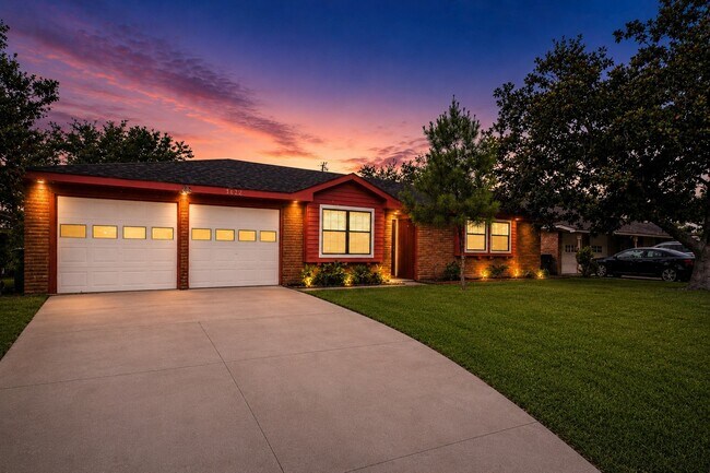 Building Photo - 5726 Ettrick Dr