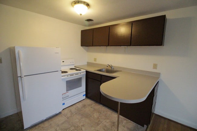Tolland Street Apartments