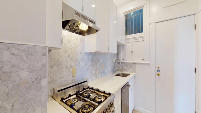 Photo - 1046 Mason St Unit 6